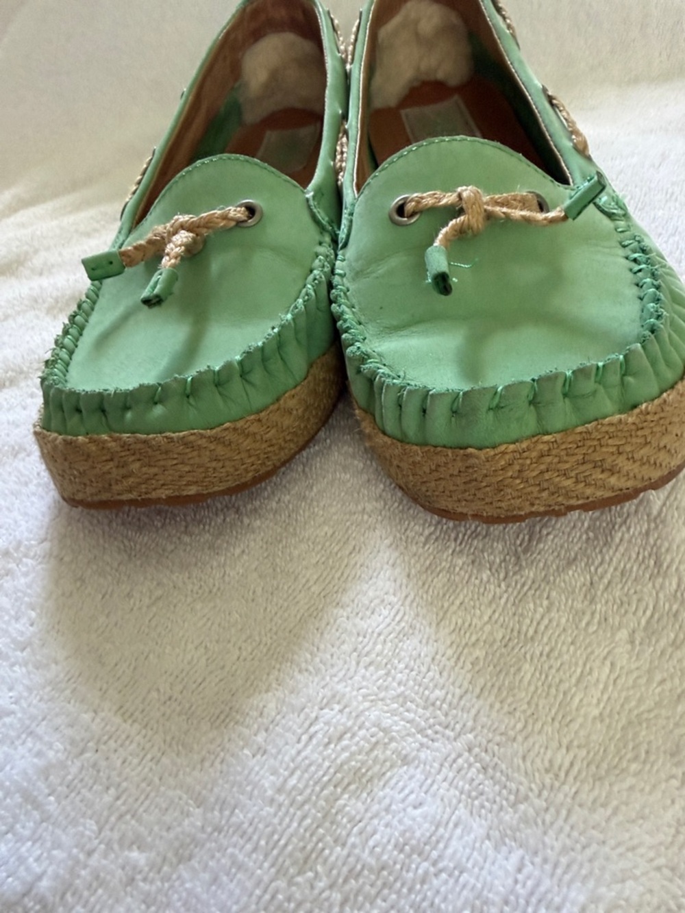 UGG Mint Green chivon stitched Leather Moccasin Loafers size 8 - Picture 5 of 8